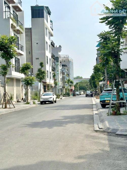 Bán đất Nhọc Thuỵ, Bồ Đề 105m, mặt ngõ oto tránh giá nhô 17 tỷ - 2