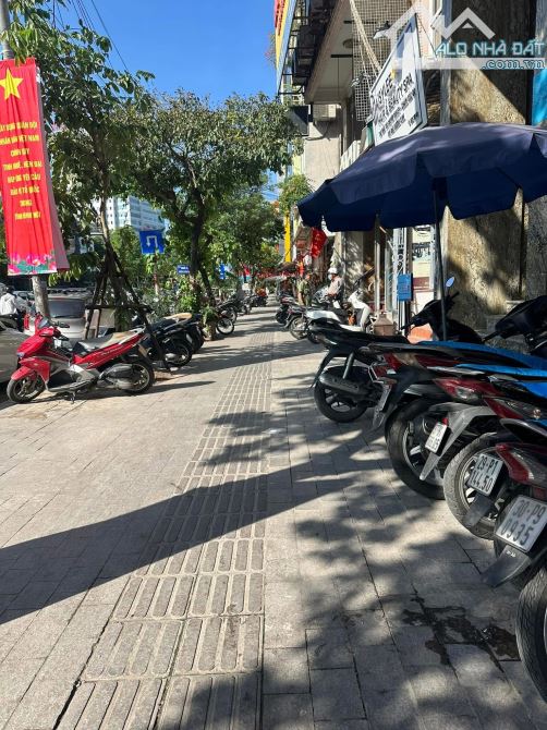 BÁN TOÀ VĂN PHÒNG MẶT PHỐ VĂN CAO 105m2x10T THANG MÁY -MT 6m - 84 TỶ - VỈA HÈ - DÒNG TIỀN - 2