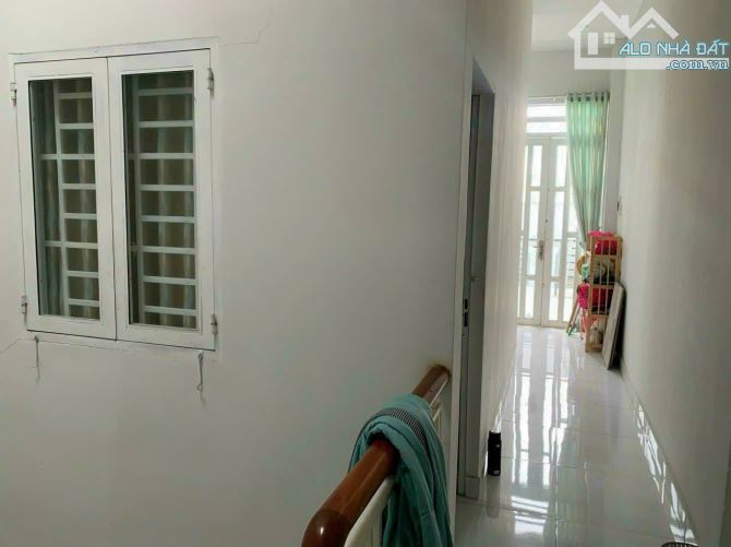 Bán nhà 1 trệt 1 lầu tđc Bửu Long, Biên Hoà. 4,2x19m . Đường 8m. Giá 4,3 tỷ TL - 2