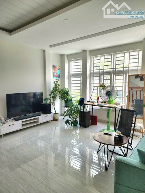 CĂN GÓC, NHÀ 3 TẦNG, KĐT PHƯỚC LONG B, THÍCH QUẢNG ĐỨC, 157M2, CÓ SỔ, GIÁ 13,5 TỶ. CN26.8 - 2