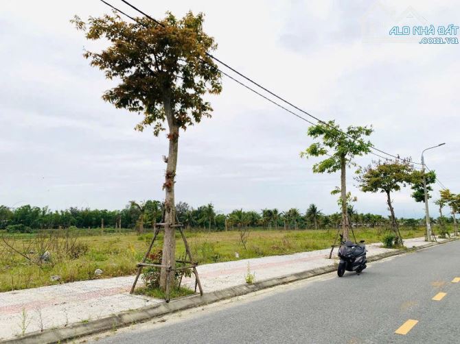 Bán cặp đất 200m sạch đẹp mặt tiền đường Đầm Sen Block B2-114 sát Sông Khu Nam Hoà Xuân - 2