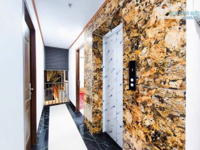 QUỐC TỬ GIÁM - Toà 28 CHDV khép kín S115m2, 8 tầng, MT 10m - Thang máy - Dòng tiền 2tỷ - 2