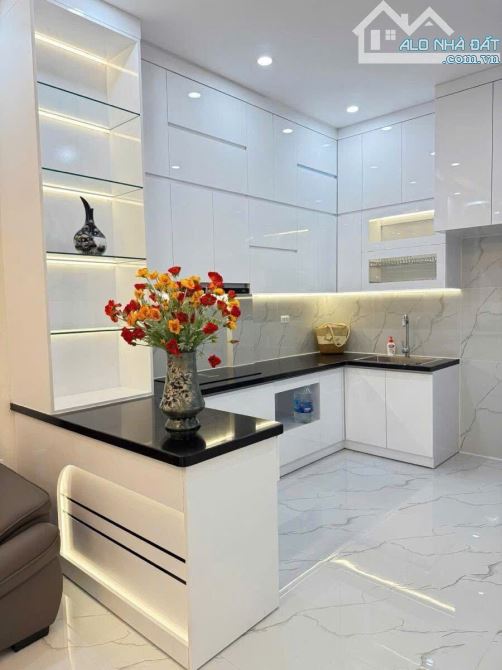 Siêu phẩm Hoàng Cầu Đống Đa 5 tầng 45m2 có thang máy mới đẹp 20m ra phố ngõ thông ở luôn - 2