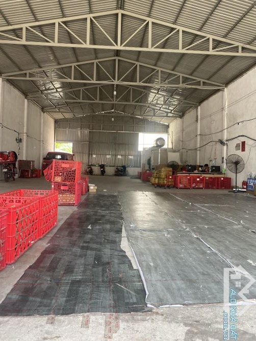 Ngộp bank bán rẻ kho xưởng 1000m2 đường CONTAINER - 2