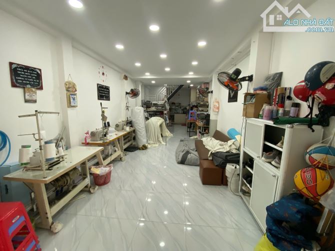 Bán Nhà Trần Bình Trọng Gần Chợ Hoa Hồ Thị Kỷ - Hẻm Xe Hơi - 42m² - 2 Tầng - 10,5 tỷ - 2