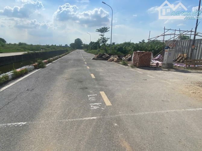 Bán lô 3 mặt Trà Xuyên . dt 76,8m . mt 4.95m . nở hậu . giá 5 tỷ 3 - 2