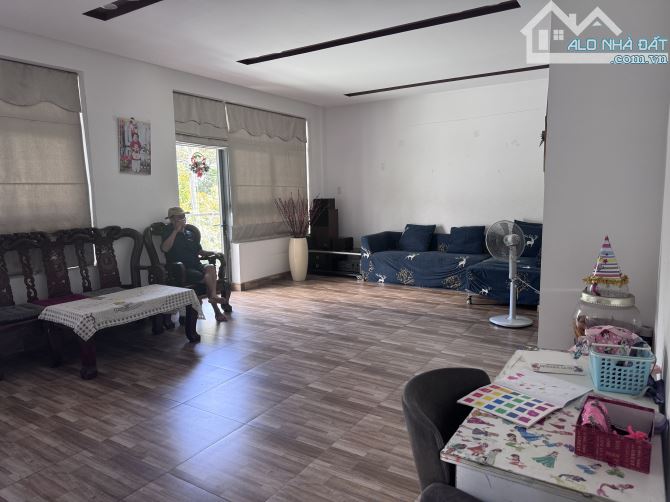 Nhà lô góc 2 mặt tiền siêu vip   Diện tích: 8 x 18m (có hành lang rộng, phù hợp kinh doanh - 2