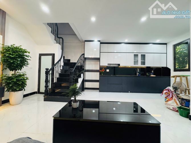 BÁN NHÀ MẶT NGÕ LÔ GÓC 2 THOÁNG 8.6 TỶ 54m 4 TẦNG MT 5m Ô TÔ ĐỖ HOÀNG HOA THÁM BA ĐÌNH - 2
