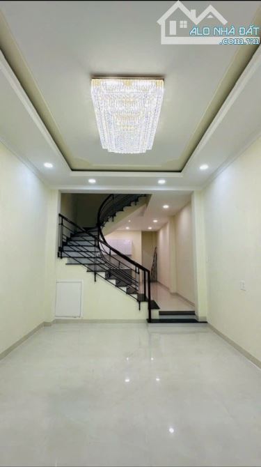 Siêu Phẩm P10 - Nhà Đẹp 5 Tầng HXH 6m Ni Sư Huỳnh Liên (3.8x13m) Tặng Nội Thất - 9.6 tỷ - 2