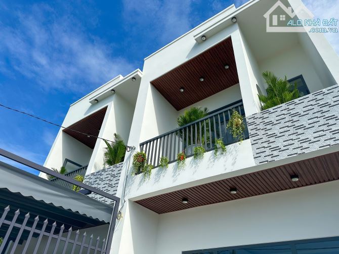 TẶNG BỘ NỘI THẤT CAO CẤP HOẶC GIẢM NGAY 100 TRIỆU - 2