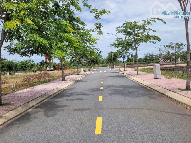 Bán đất đẹp 2mt đường nhựa, Sổ hồng riêng (8x17), 2ty2 Hựu Thạnh, Đức Hòa, Long An - 2