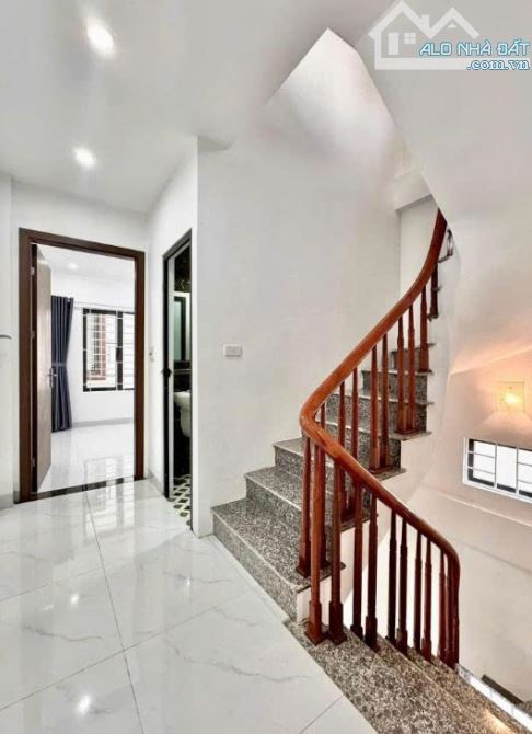 BÁN NHÀ TÂY MỖ_SÁT BÃI Ô TÔ, LÔ GÓC, 38M2X4T, NHIỀU NGỦ, NGÕ CỰC RỘNG THOÁNG, VIEW VINCOM - 2
