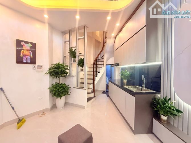 BÁN NHÀ NGÕ 82 KIM MÃ – 27M² x 5 TẦNG – 3 PHÒNG NGỦ – GIÁ 6.5 TỶ - 2