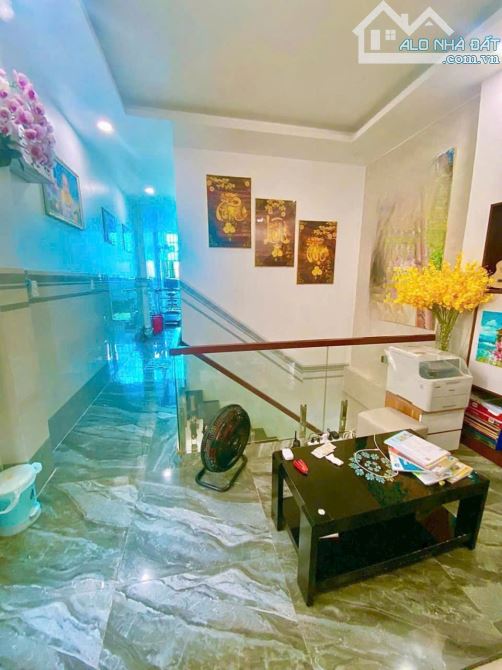 Chủ Định Cư Gấp bán - Nhà full nội thất xịn 3Pn nhỉnh 8 Tỷ - 2