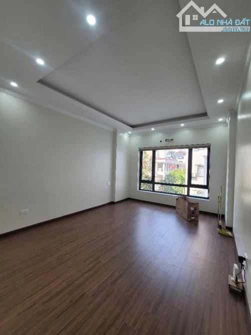 BÁN NHÀ 6 TẦNG THANG MÁY – Ô TÔ ĐỖ CỬA – NGÕ THÔNG NGUYỄN VĂN CỪ, BỒ ĐỀ – 41M2 – 3 NGỦ MAS - 2