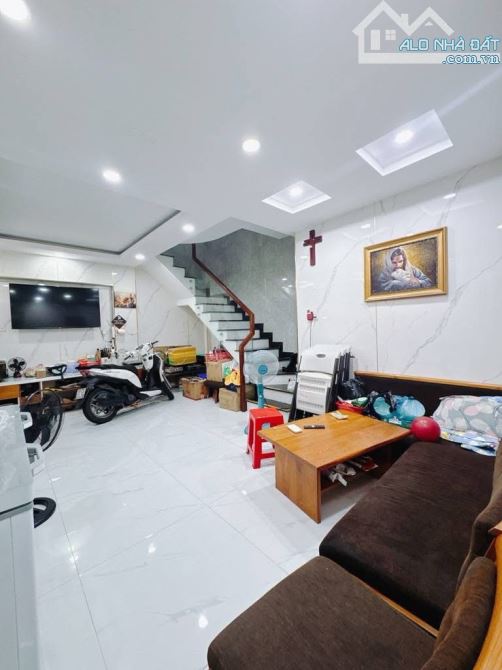 BÁN NHÀ 5 TẤM 5PN, 1/ TÔN ĐẢN Q4 DT ĐẸP 6*8 GIÁ 6TỈ 350 DÂN CƯ HẺM 3M AN NINH GIÁP Q1 - 2