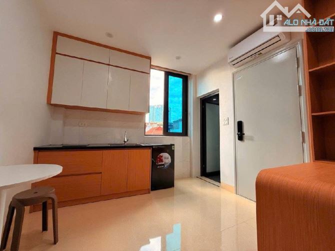 Bán nhà Bạch Mai _ Trương định, 50m, 14 Tỷ, 7 tầng lô góc , 10 P,VF3 vào nhà, PCCC Đủ