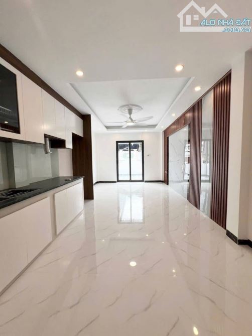 Cần bán gấp nhà phố Thạch Bàn, Long Biên 68m. 6 tầng. mặt tiền 6m, giá 13.5 tỷ. - 2