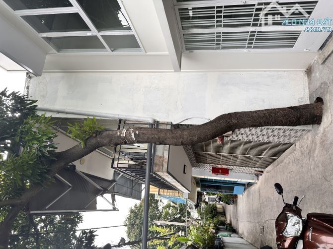Quận 7, nhà 2 lầu hẻm ba gác cách MT Nguyễn Thị Thập 20m, 3,5x12m, chỉ 3,3 tỷ - 2