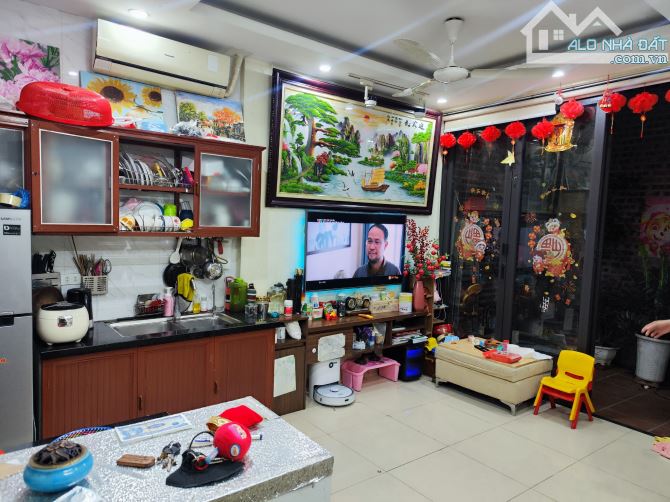 NHÀ XA LA, DÂN XÂY CHẮC CHẮN, THIẾT KẾ THOÁNG ĐÃNG, CÁCH Ô TÔ CHỈ VÀI MÉT 45M2 GIÁ 5,7 TỶ - 2