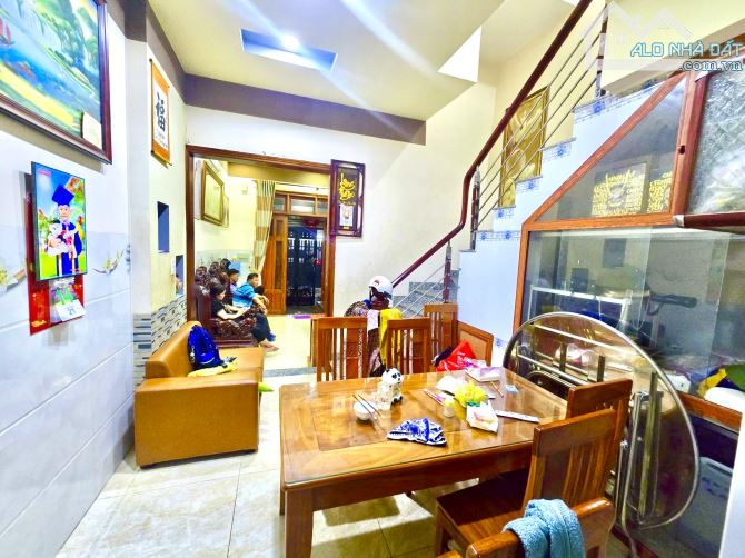 💁‍♂️ Bán nhà 3 tầng 62mv, Hoàn công đủ. Hẻm xe hơi, Ngay chợ, làng ĐHQG, Linh Xuân. - 2