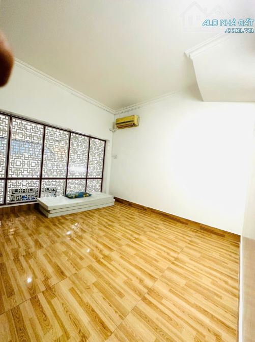 Bán nhà 3,5 tầng ngõ ô tô đỗ cửa đường Nguyễn Văn Linh - 2