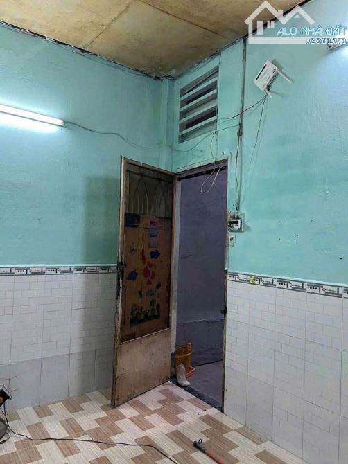 Con tin lời việc nhẹ lương cao của bạn bè rồi bị bán qua Cam, cô Lai cần bán gấp dãy trọ ở - 2
