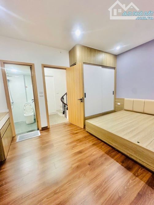 HƠN 5,5 TỶ, NHÀ LÊ THANH NGHỊ, SỔ RIÊNG 5 TẦNG 3 NGỦ, KHU VỰC BÁCH KHOA KINH TẾ. - 2