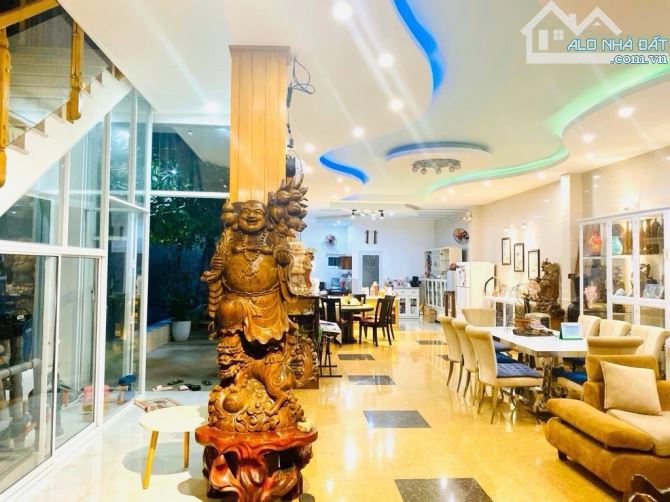 💥Cần Bán Nhà VIP 4 Tầng Đường Lý Tự Trọng - Quận Hải Châu - TP Đà Nẵng.  🔹Diện tích đất - 2