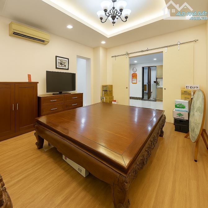 👉"Cơ hội cuối: Căn hộ gần 100m² Đống Đa - Vị trí độc tôn, giá tốt nhất thị trường, sổ đỏ" - 2