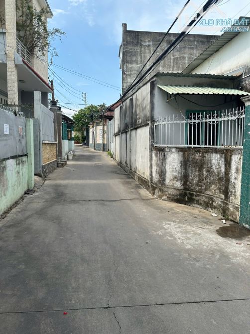 Nhà 1 trệt 1 lầu rộng rãi 201m2 đất ở ngang 10m bề thế đường 138 Tan Phú Q9 - 2