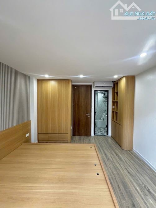 Bán Nhà Phố Lê Thanh Nghị, Cạnh Trường Bách Khoa, 28m2x5 Tầng3 Ngủ đủ nội thất, Hơn 6 Tỷ - 2