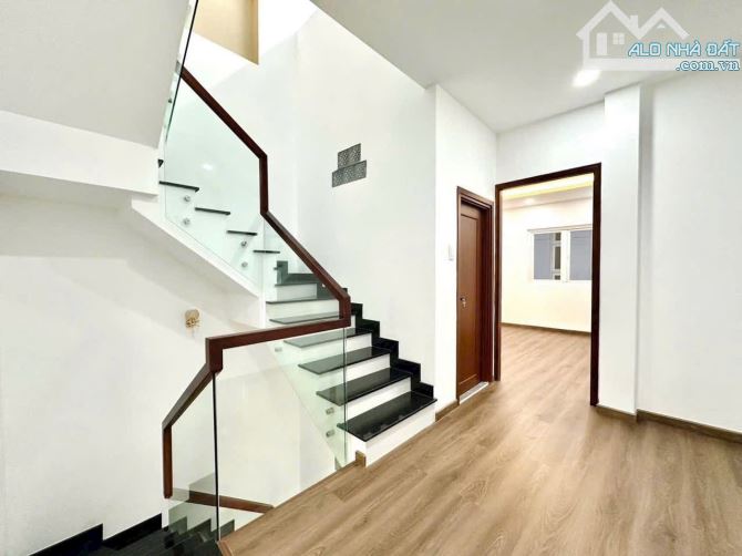 Nhà Ngay Nguyễn Văn trỗi, Nguyễn Đình Chính, P.Nhuận, DT:4.3x13.5m, 5tầng, Giá 12.9tỷ - 2