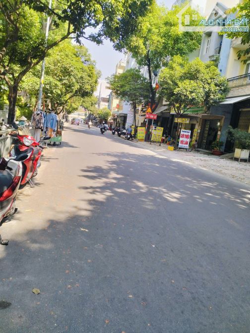 Nhà 2 MTKD Lê Tuấn Mậu - 4 x 25M - 15 Tỷ - View Công Viên - 2