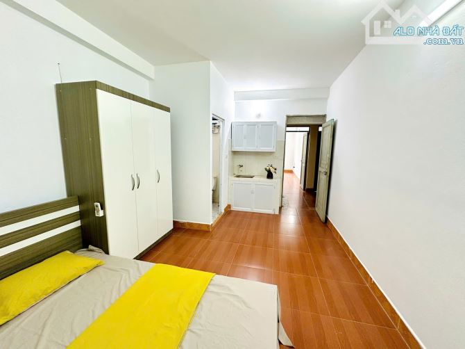 Cho Thuê CCMN 81 Trung Kính Cầu Giấy 25m2 Cửa Sổ Ban Công Thang Bộ Full Đồ Trống 16 Phòng - 2