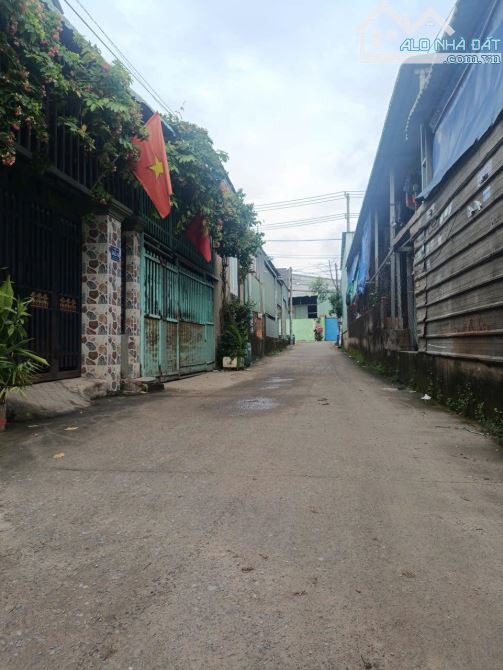 Nhà sổ Riêng Dĩ an Bình Dương và 2 phòng trọ  Giá 2 tỷ 750 Triệu 102.5m2 - 2