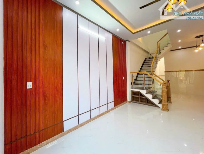 CHỈ CẦN 700TRIỆU NHẬN NGAY NHÀ NGAY VÒNG XOAY CỔNG 11,SỔ RIÊNG THỔ CƯ - 2