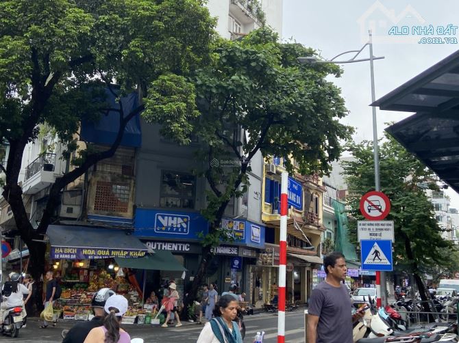 Bán nhà mặt tiền phố cổ, quận Hoàn Kiếm, kinh doanh, vỉa hè rộng, ba bước ra phố Hàng Da.