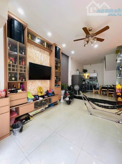 CĂN GÓC 4 LẦU – HẺM Ô TÔ TRÁNH NHAU – HUỲNH TẤN PHÁT , Q7, 68m2, giá 8,5 tỷ TL - 2