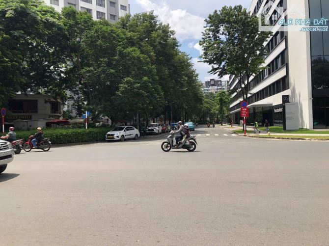 * Tân Phú. Hàng hiếm. Bờ bao Tân thắng. 69 m2. 4x17. 2 tầng. 9.x tỏi. - 2