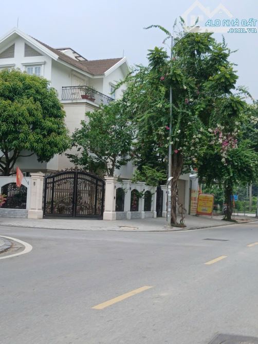 Giá đầu tư e Huyền Sẵn 08 căn BT Văn Phú - Phú Lương 220-370m KD từ 30 tỷ - 2