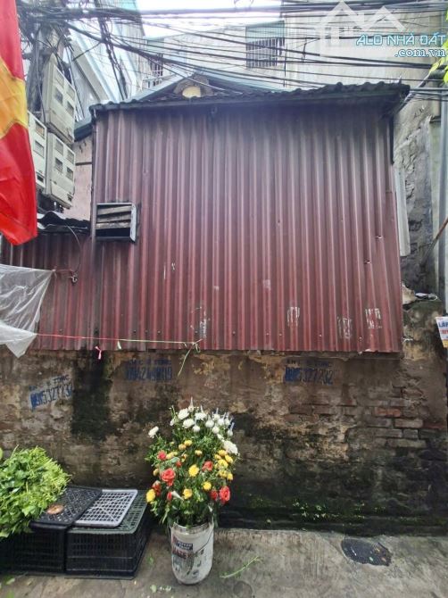 Bán mảnh đất Trần Khát Chân 29m2 lô góc, mặt ngõ thông kinh doanh, gần phố. Giá 6.5 tỷ CTL