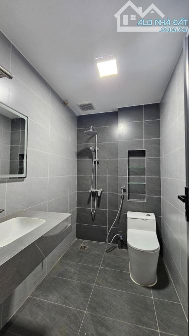 cần bán nhà 44m,4t tại Tô Hiệu,Hà Đông, cách ô tô đỗ chỉ vài bước giá 8t - 2