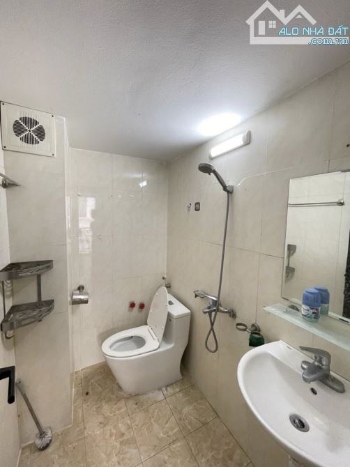 Anh Đức cần bán nhà 5t,45m tại Phan Đình Giót,Hà Đông , ô tô đỗ cửa chỉ 8t - 2