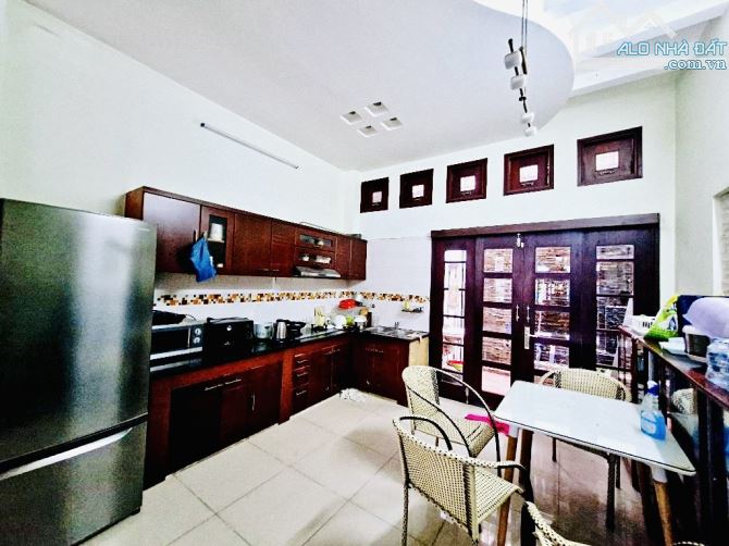 Mặt tiền khu Tên Lửa - Gần công viên - 4 tầng - 4m x 20m - 5PN - Đang làm văn phòng - 2