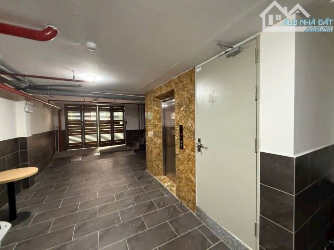 Toà nhà 7 tầng CCMN ngõ 10 Võng Thị, oto đỗ cửa, 95m2 x 11 căn hộ, có hầm. Giá 29.5 tỷ - 2