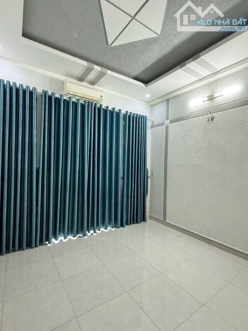 BÁN NHÀ ĐẸP 1 SẸC TRƯƠNG THỊ HOA - QUẬN 12 - HẺM 8m - GIÁ 7ty6 - 2