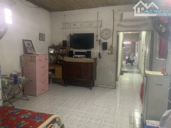 Mặt tiền đường 18m- Ngay Go Dĩ An- Ngang 7m nở hậu - 2