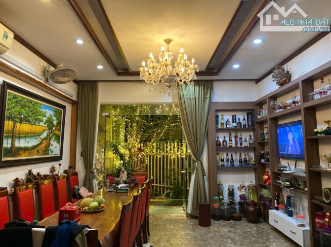 Lạc Long Quân ! 100m2 x MT10m, gara, lô góc, khu vực quan Chức, cạnh Lotte Mall - 2