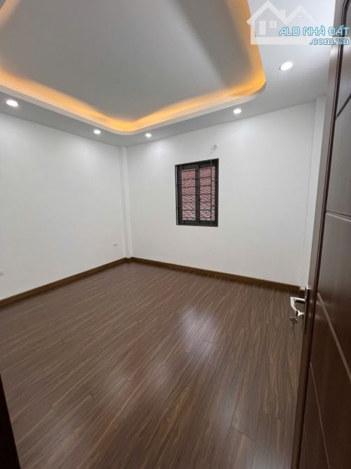 Bán nhà Tam Trinh, Hoàng Mai, 32m, 5 tầng, 5 tỷ 6 .ô tô đỗ cửa - 2